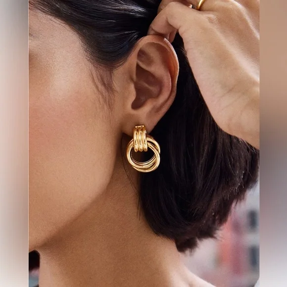 NWOT BaubleBar Interlocking Hoop Earrings - Picture 2 of 6